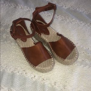 NASTY GAL PLATFORMS!